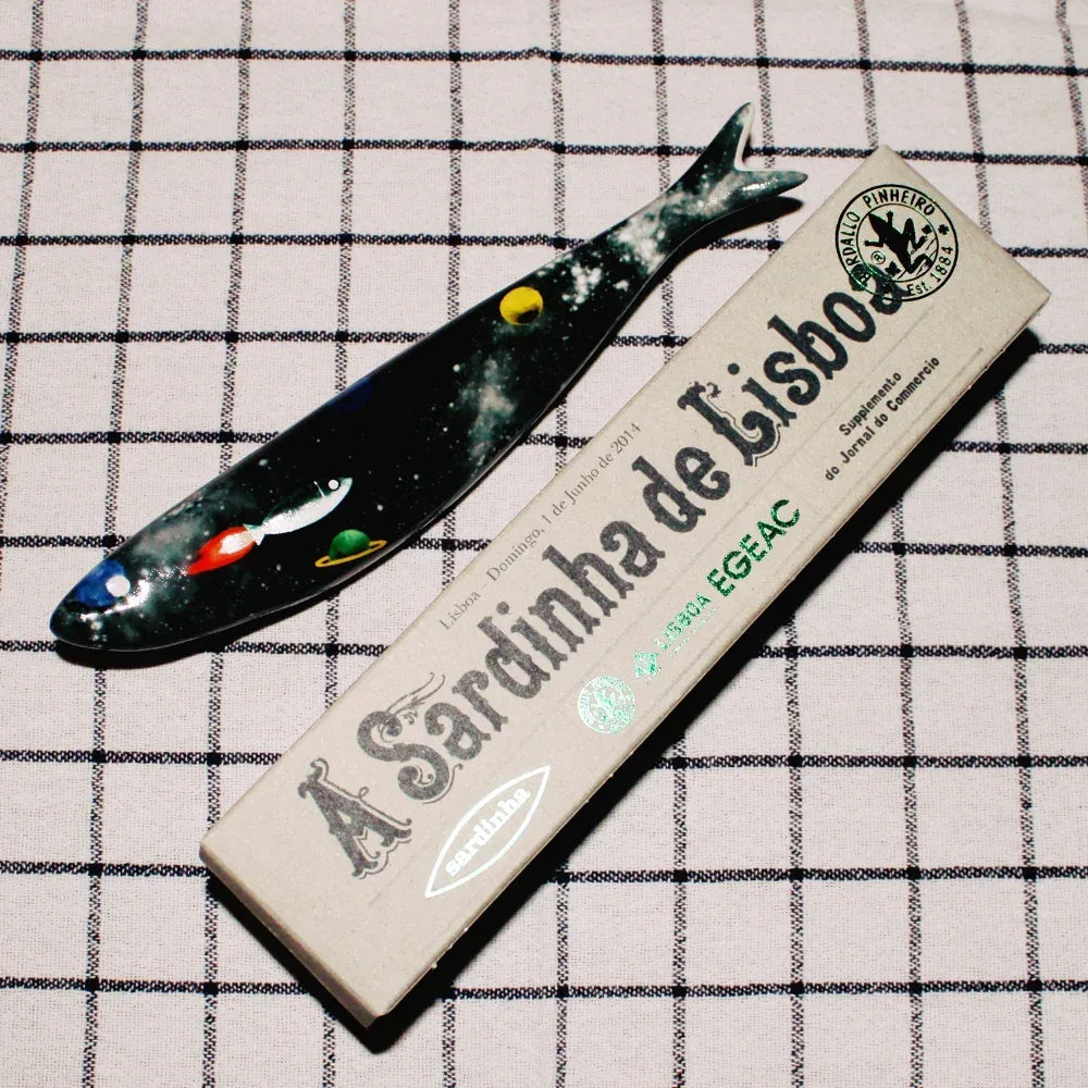 Sardinha de Lisboa - Universum - von Bordallo Pinheiro - Bordallo Pinheiro - Maître Philippe & Filles