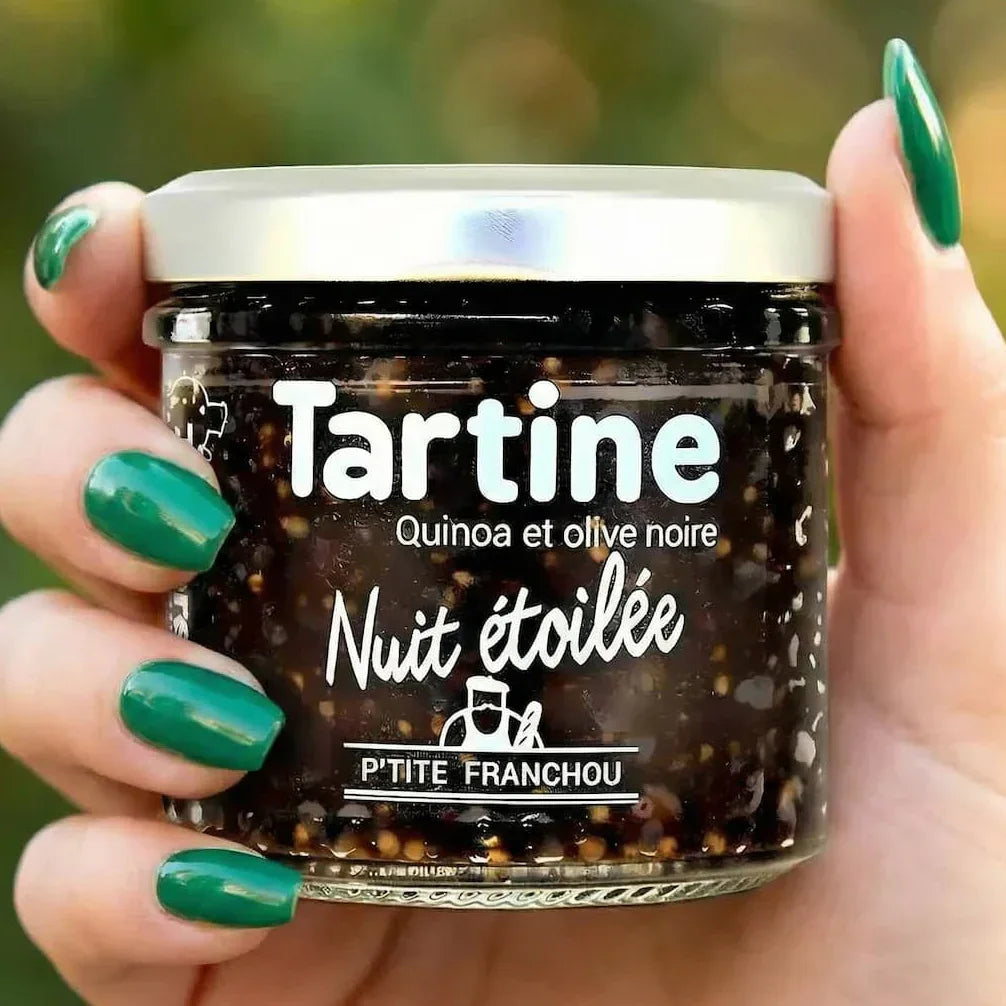 Generated_with_Kive.ai_-_put_it_in_the_hand_of_a_woman_with_green_painted_nails_red - Maître Philippe & Filles