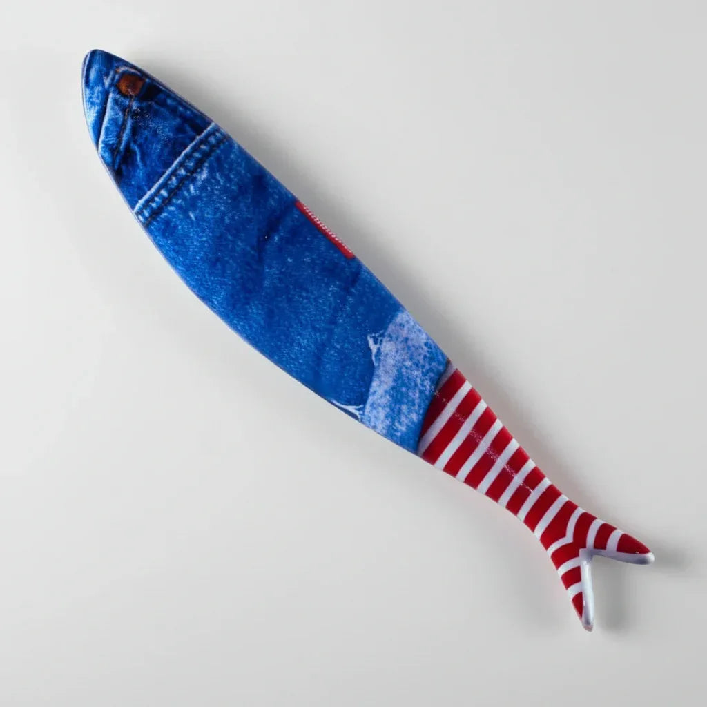 Sardinha de Lisboa - “Jeans” - von Bordallo Pinheiro - Bordallo Pinheiro - Maître Philippe & Filles